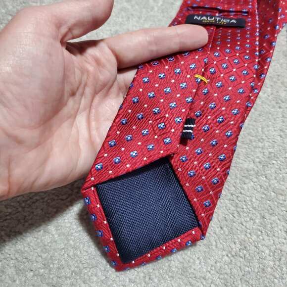 NAUTICA 100% Silk Neck Tie Necktie Geometric Office Red White Blue 3.25" x 59" - Picture 4 of 8